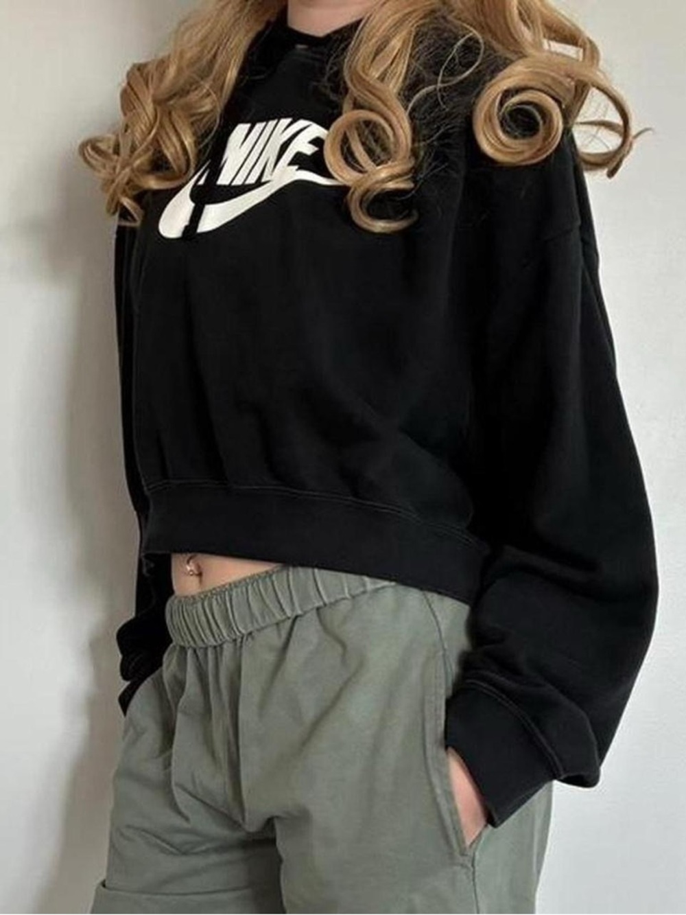 Black Nike Baggy Streetwear Cropped Hoodie